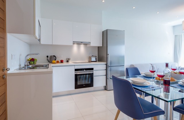 Ocean Suites Luxury Apartment - A1-001