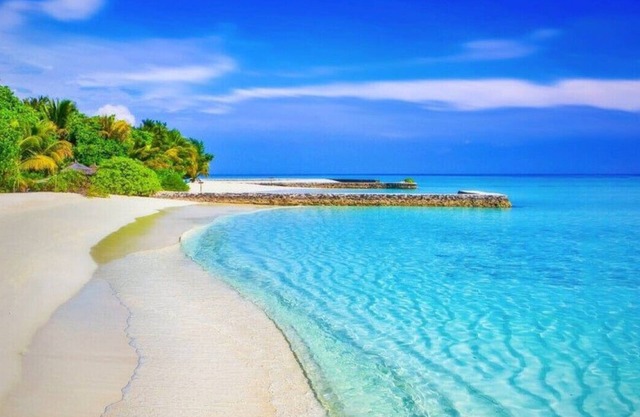 Ocean View 2-bedroom villa with AC, WiFi in Discovery Bay Beach/Pool Access