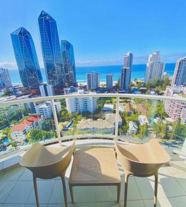 Ocean View Studio Apartment Surfers Paradise - Free Parking