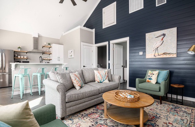 Ocean views~ Dog Friendly~Cls 2 Beach~2 suites ~ Nauti Bird Bungalow