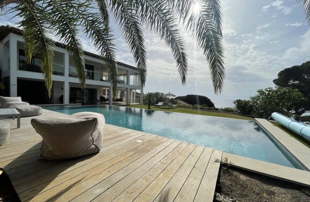OCEAN11 New Luxury Villa with amazing Sea View! August 01 - 10 summer slot