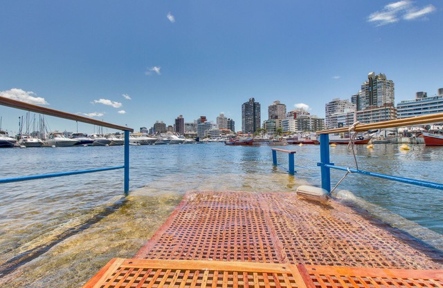 Oceana Suites The Point