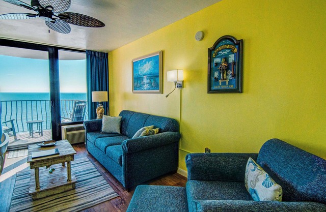 Oceanfront 1 Bedroom Condo at Nice Resort + Official On-Site Rental Privileges