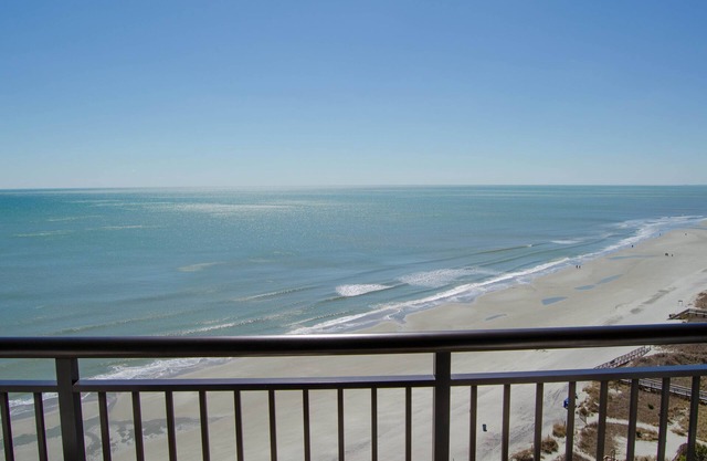 Oceanfront 1 Bedroom Suite w/Great View + Official On-Site Rental Privileges