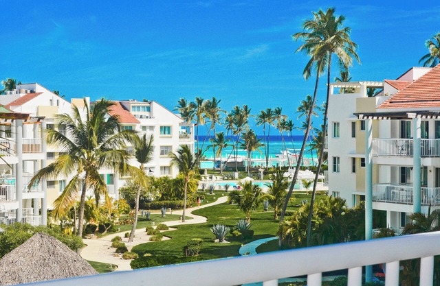 Oceanfront 2Bd/2Ba Penthouse Condo