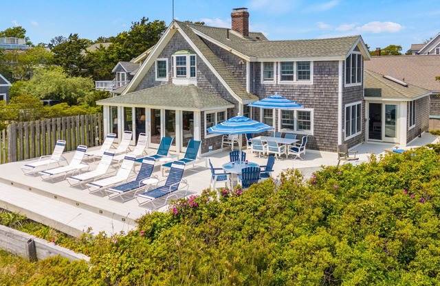 Oceanfront 5 bedroom home sleeping 10-Stunning views