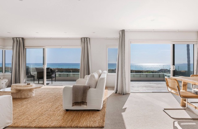 Oceanfront Abode ~ Papamoa Beach - Beyonder Holiday Homes
