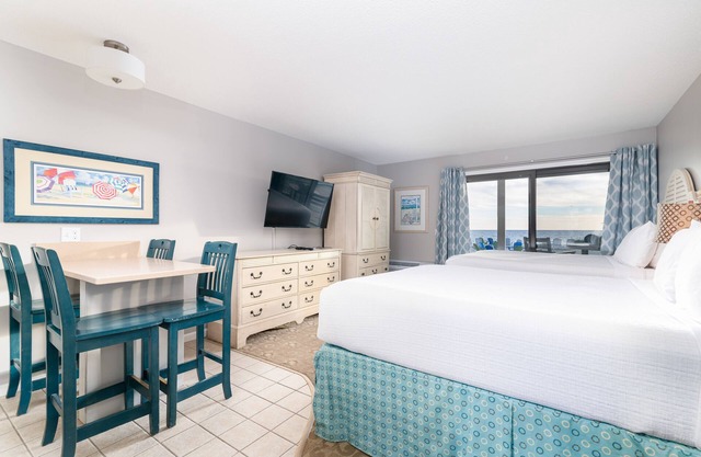 Oceanfront coastal escape at Sandbars with serene views, AC
