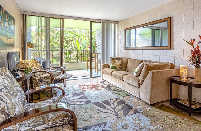 Oceanfront Condo w/ Shared Pool & Garden Views, Free WiFi, & Washer/Dryer