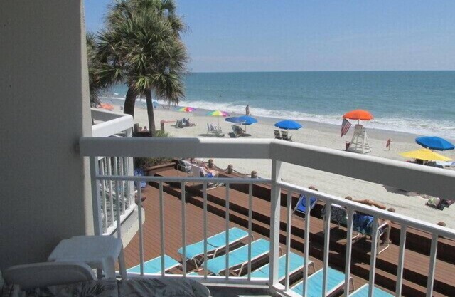 Oceanfront Condo @Watersedge Resort with indoor and outdoor hot tubs and pools