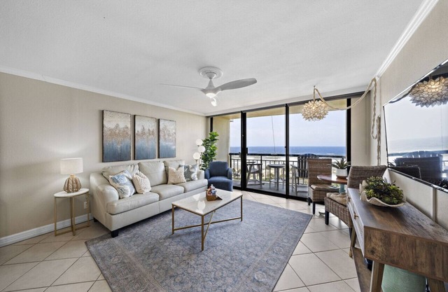 Oceanfront condo with resort style amenities, pool, and restaurants