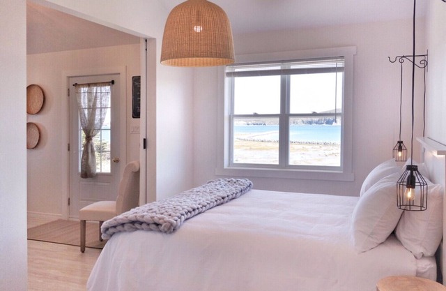 Oceanfront Cottages at the Edge of the World - The Fish Sheds-Kitten's Shed