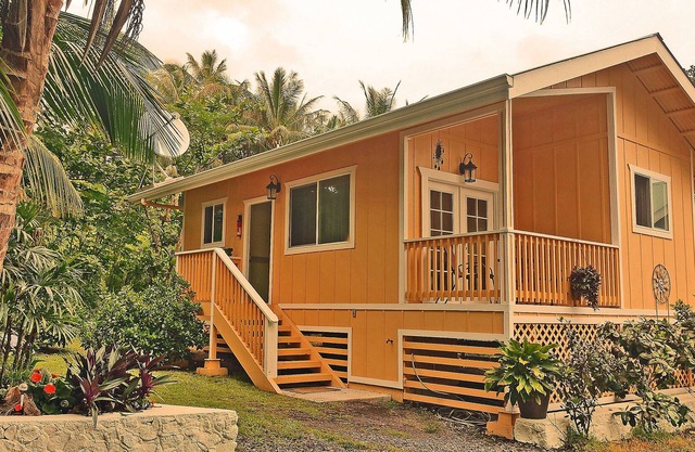 Oceanfront Cottage w/ AC @ Kehena Beach, Hawaii