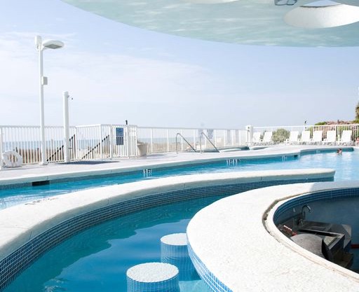 Oceanfront Efficiency w/ Great View + Official On-Site Rental Privileges