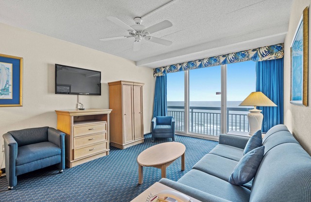 Oceanfront Family 1 br + Kids Bunk Nook B
