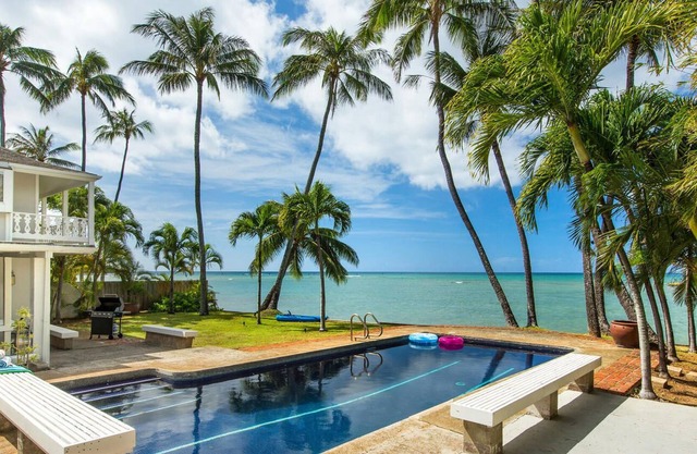 Oceanfront Home w/Pool, A/C, and stunning Sunset Views, Hale Kai