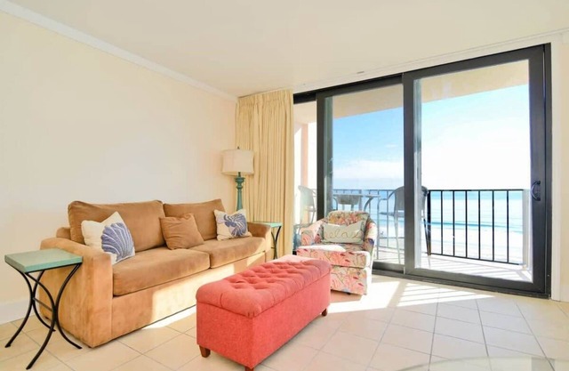 Oceanfront in Heart of N Myrtle Beach with Pool