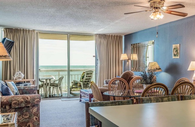 Oceanfront, Incredible Water's Edge Views with Free Water Park, Pirates Voyage & More Every Day! WE3