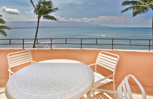 Oceanfront IS310 - Charming One Bedroom Maalaea Bay is an Incredible Value