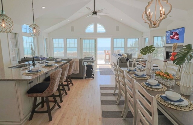 OCEANFRONT OPEN FOR FALL AND HOLIDAY SEASON 5 BEDROOM NEWLY REMODELED