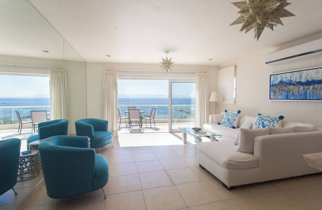 OCEANFRONT PENTHOUSE, *BREATHTAKING VIEWS*