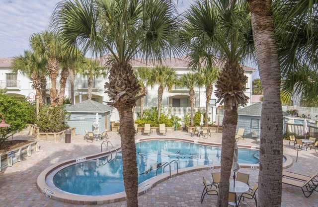 Oceanfront Resort ~ 3 Pools ~ Excellent Location