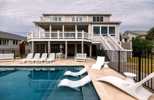 Oceanfront Showplace w/Private Pool & Elevator; Expansive Beach & Ocean Views; Multiple Porches