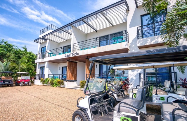 Oceanfront Sunset Gecko Condo - Second Floor 2A