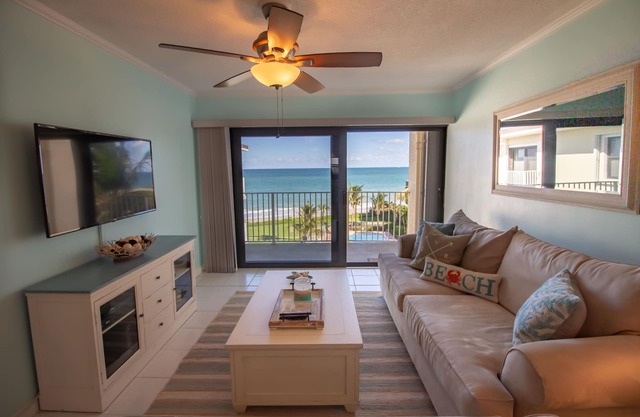 Oceanfront! Views from every room! 2/2 recently updated in beautiful Vero Beach