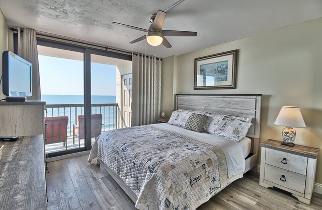 Oceanfront Waterpointe1 1003-3b/2b-Sleeps 6-Balcony-WIFI-TV-Pool-Family Friendly
