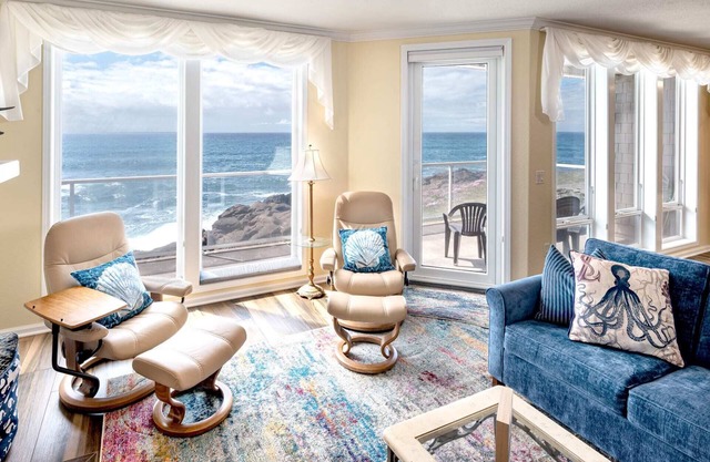 Oceanfront, Whale Watching, Pool - Whale Watch