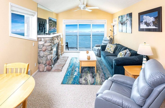Oceanfront, Whale Watching, Pool | Whalers Loft