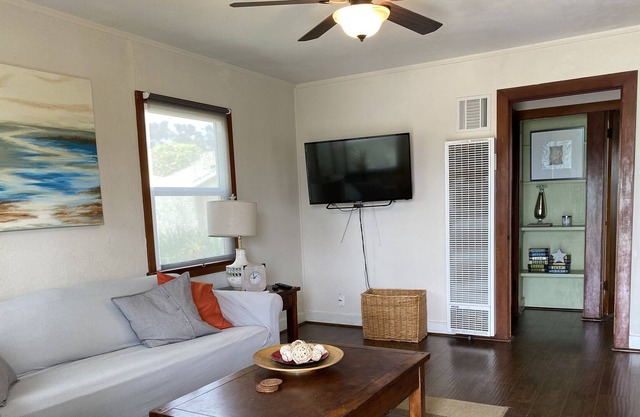 Oceanside Beach Comfortable Cottage