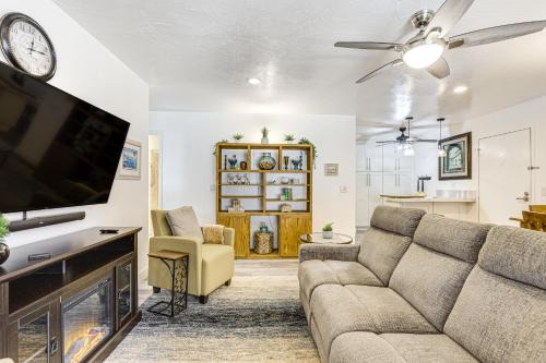 Oceanside Condo with Pool and Hot Tub Access!