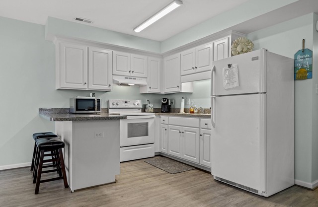 Oceanside/Pet Friendly Condo-Boardwalk Shores D