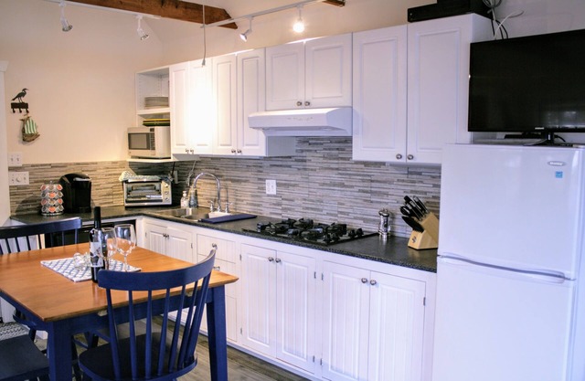 Oceanside Vacation Cottage