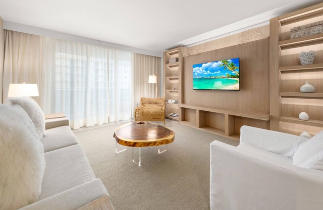 Oceanview Private Condo at 1 Hotel & Homes -1211