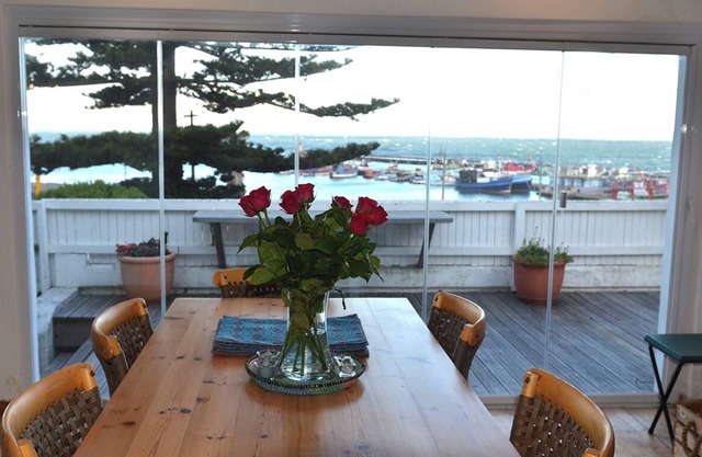 Octopus House, beautiful 2-bedroom home with a view of the ocean in Cape Town
