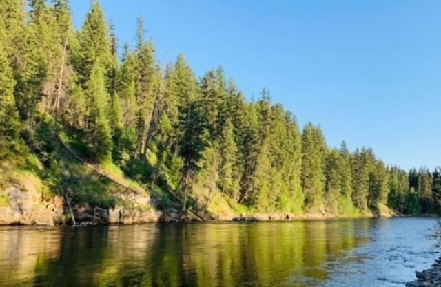Off The Grid R&R On The Kettle Valley River