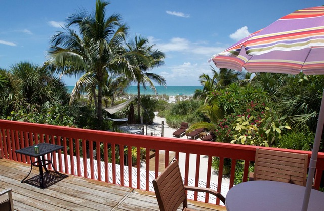 Old Florida Beach Cottage, ON the beach, Pet Friendly, stargaze in the hammock