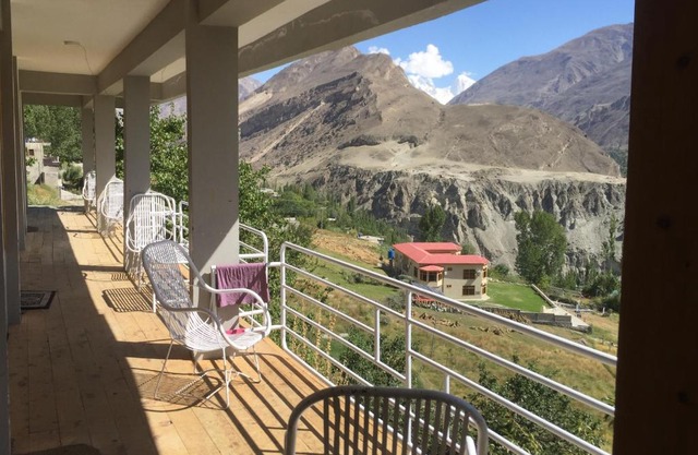 old hunza inn