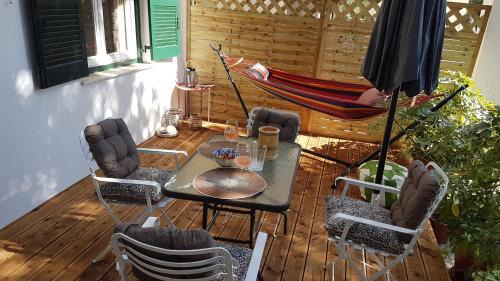 Olga's Cozy Nest , apartment in Ano Korakiana.