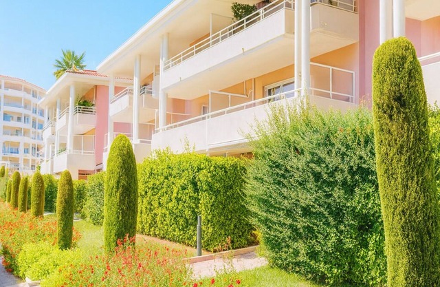 Olivéa, Domaine Juan Flore, seaside residence with large swimming pool