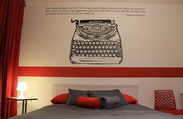 "Olivetti" Room - with shared bathroom