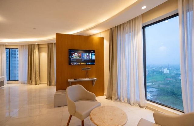 Omaxe Hazratganj Lucknow Suites & Inn