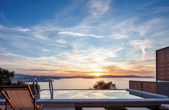 Omnia Villa 1 Heated* pool & stunning seaview!