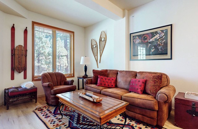 On Golf Course! Lovely Furnished, Private Laundry. Pool On-site