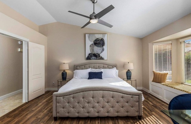 On HGTV Show House Hunters! Heated Pool! Family & Dog friendly, Prime location!