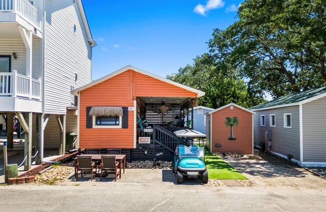 One Bed One Bath Tiki Hut at the Beautiful Atlantic Ocean in Ocean Lakes!