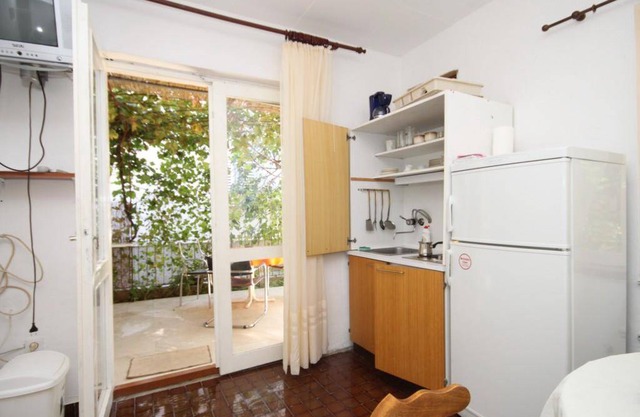 One bedroom apartment with terrace Žaborić, Šibenik (A-8368-c)